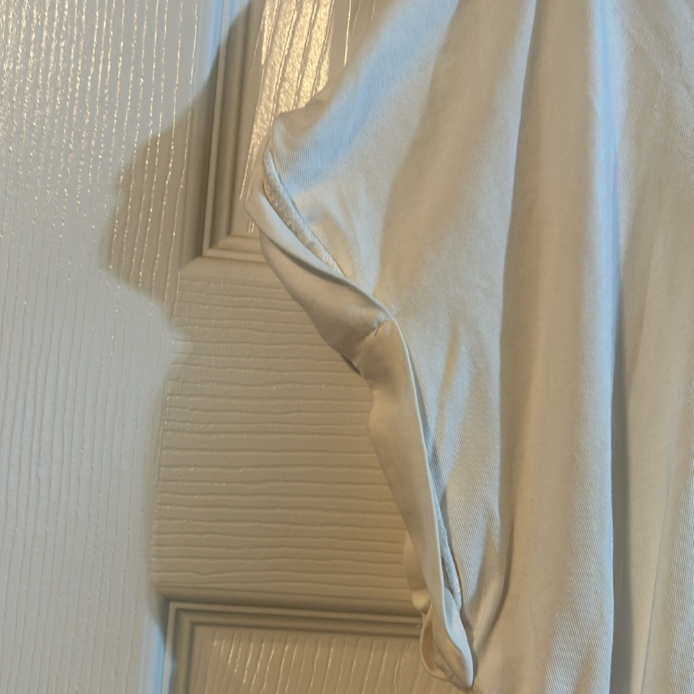 Woman’s tee - Picture 2 of 4